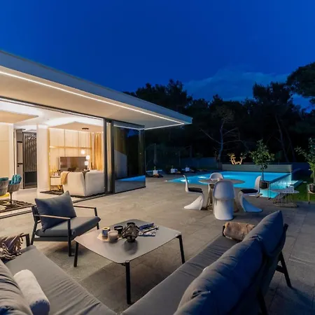 Matos Estate Zadarvillas דיקלו