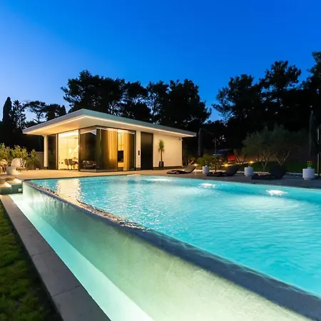 Matos Estate Zadarvillas * דיקלו