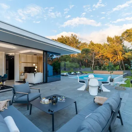 וילה Matos Estate Zadarvillas דיקלו