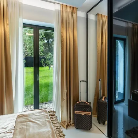 Matos Estate Zadarvillas * דיקלו