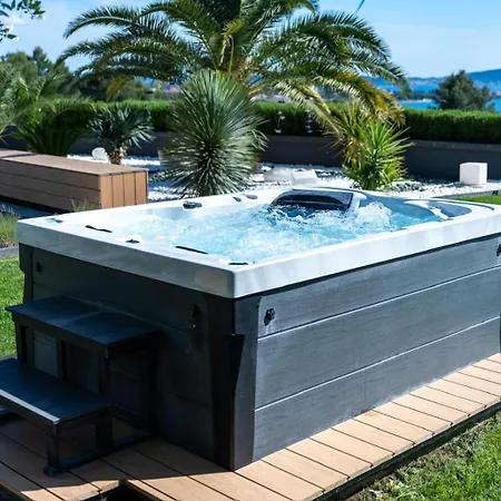 וילה Matos Estate Zadarvillas דיקלו